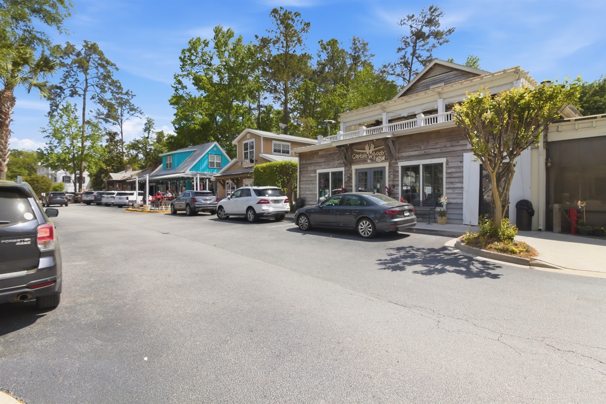 Hair Salon, Mexican, BBQ, Pizza, and many more restaurants