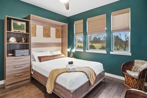 A Cozy Queen Retreat on the First Floor