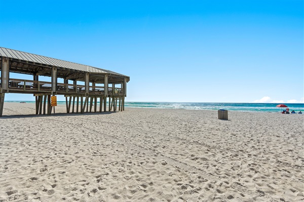 Best sand anywhere- plus  Pineapple Willys drinks are amazing