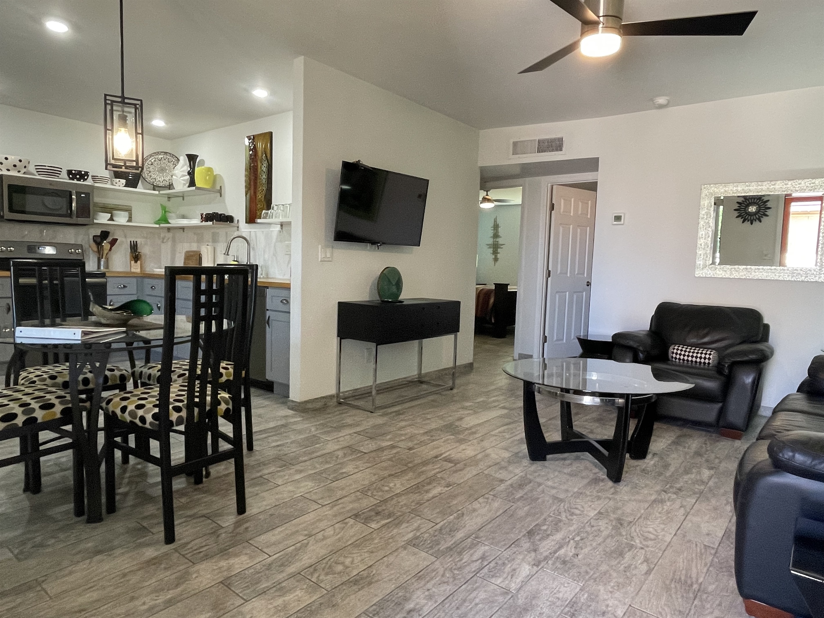 Desert Morada Casita E: 2 Bedroom 1 Bath Dog Friendly maximum 2-NO OTHER PETS 4