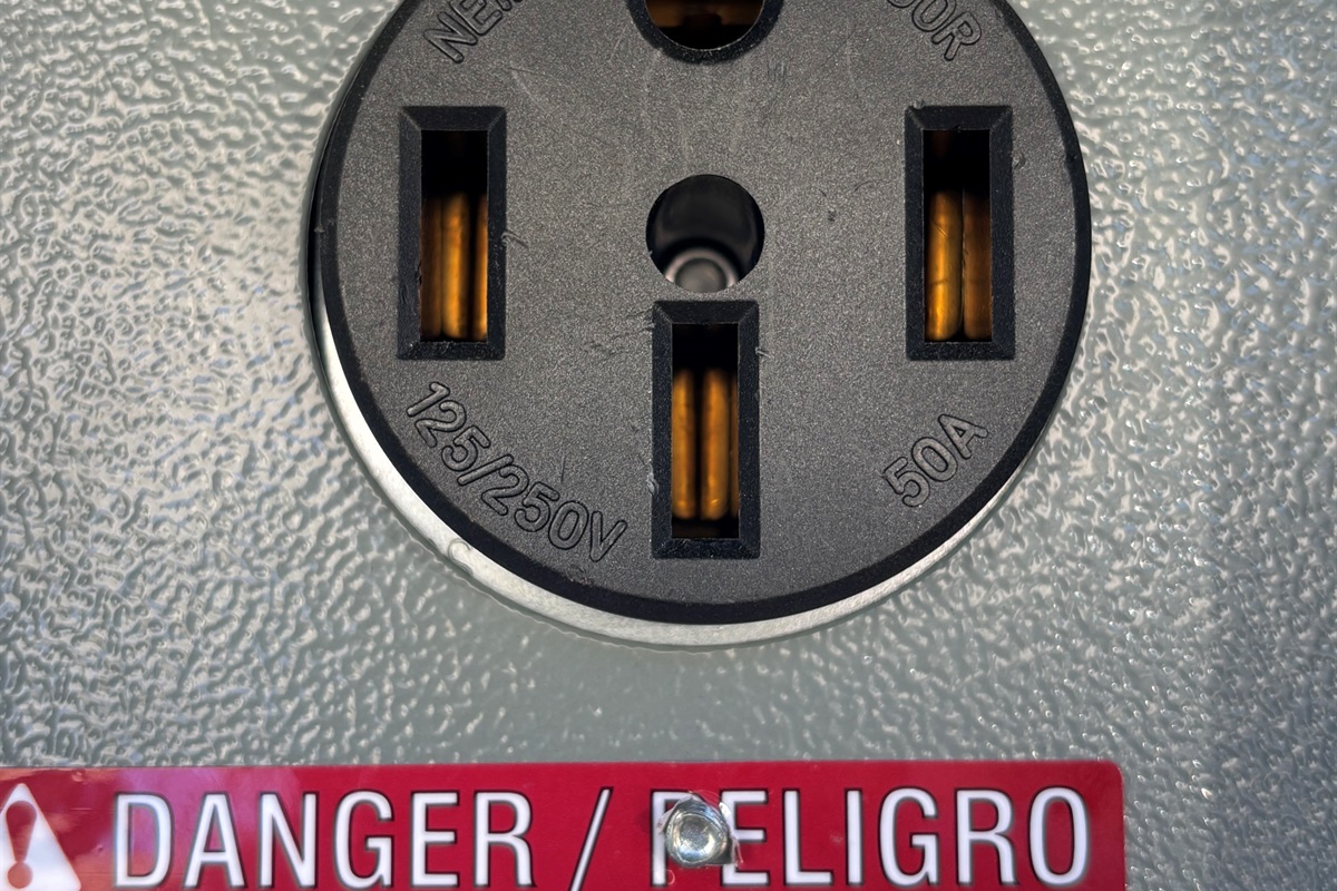 14-50 R 220V outlet for EV charging useage. Free to charge!