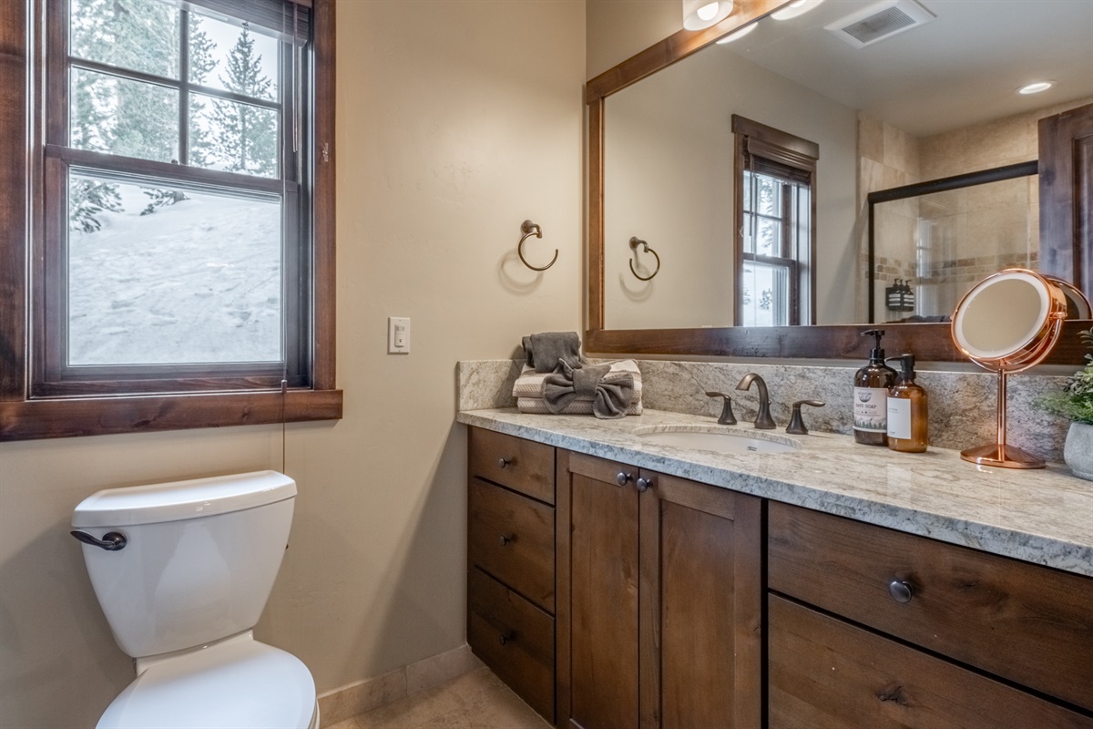 Conveniently located near the Double Black living area and bunkroom, this full bath with shower/tub combo makes mornings and bedtime routines easy.