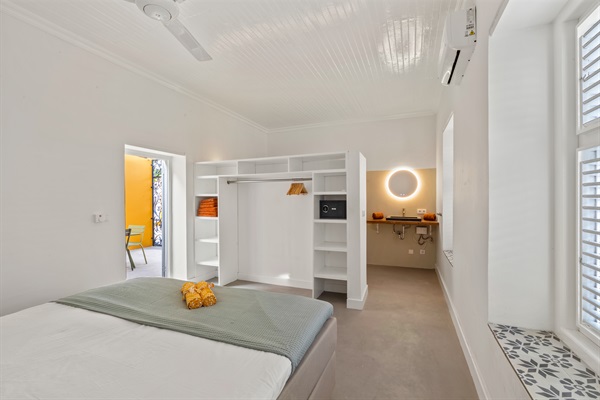 Heritage City Villa - Bedroom 1 | Ensuite bathroom