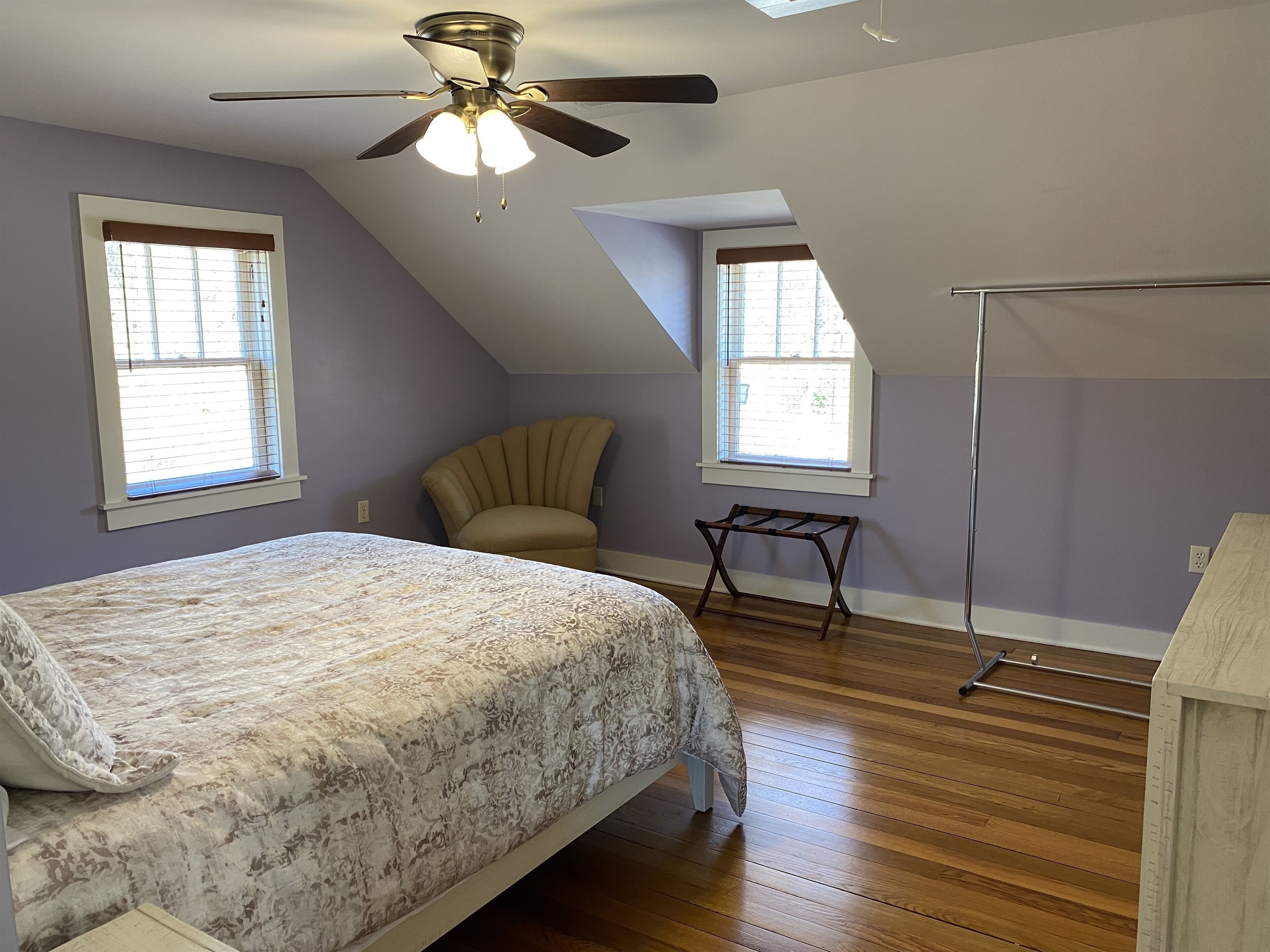 Upstairs 2nd bedroom