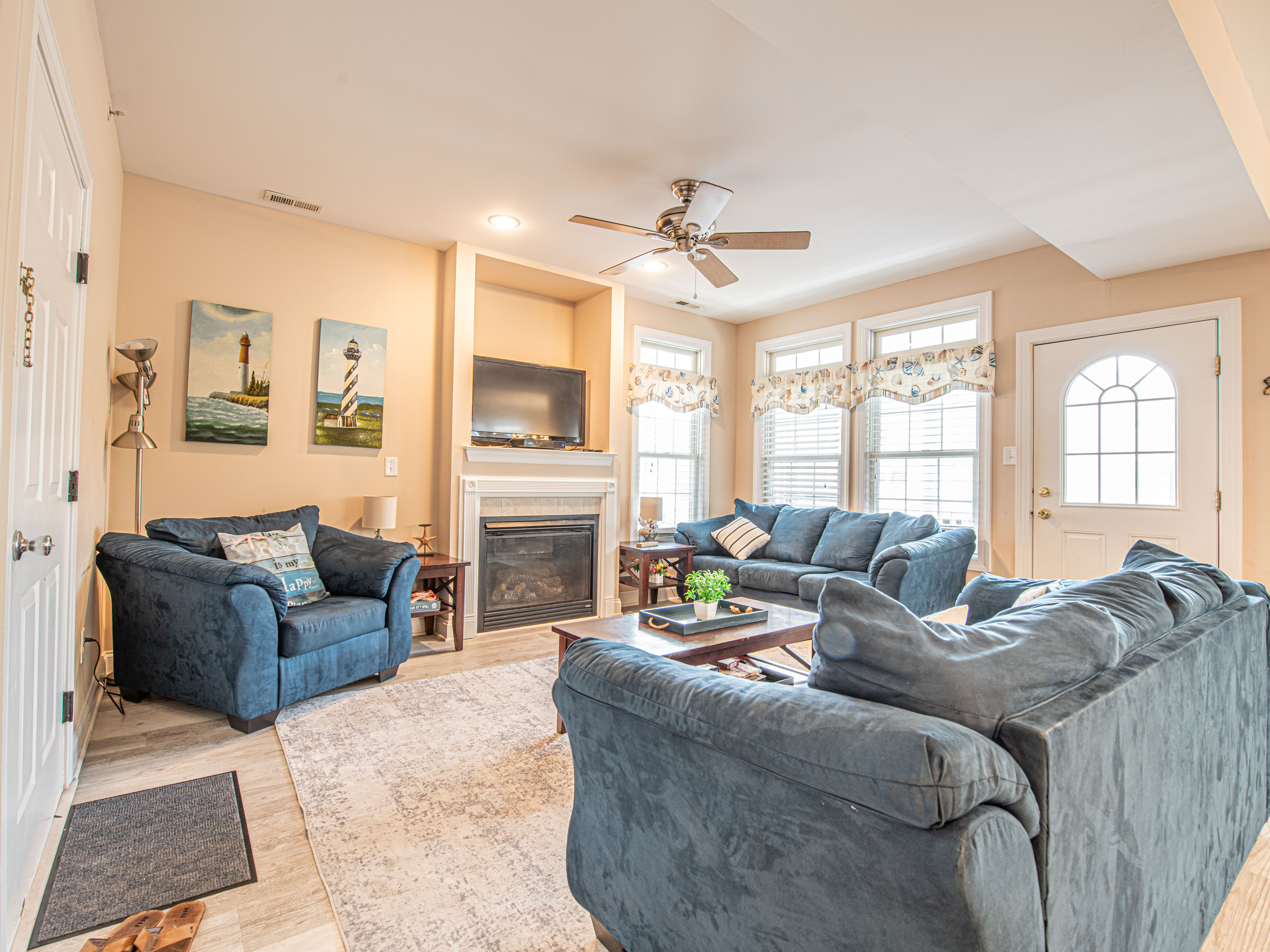 Living Room with Gas Fireplace and Plush Seating