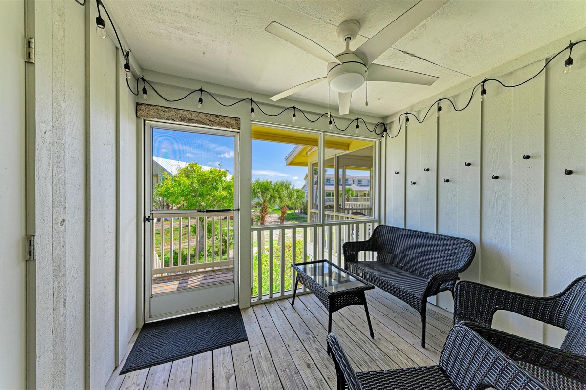 Screened in Porch with Seating