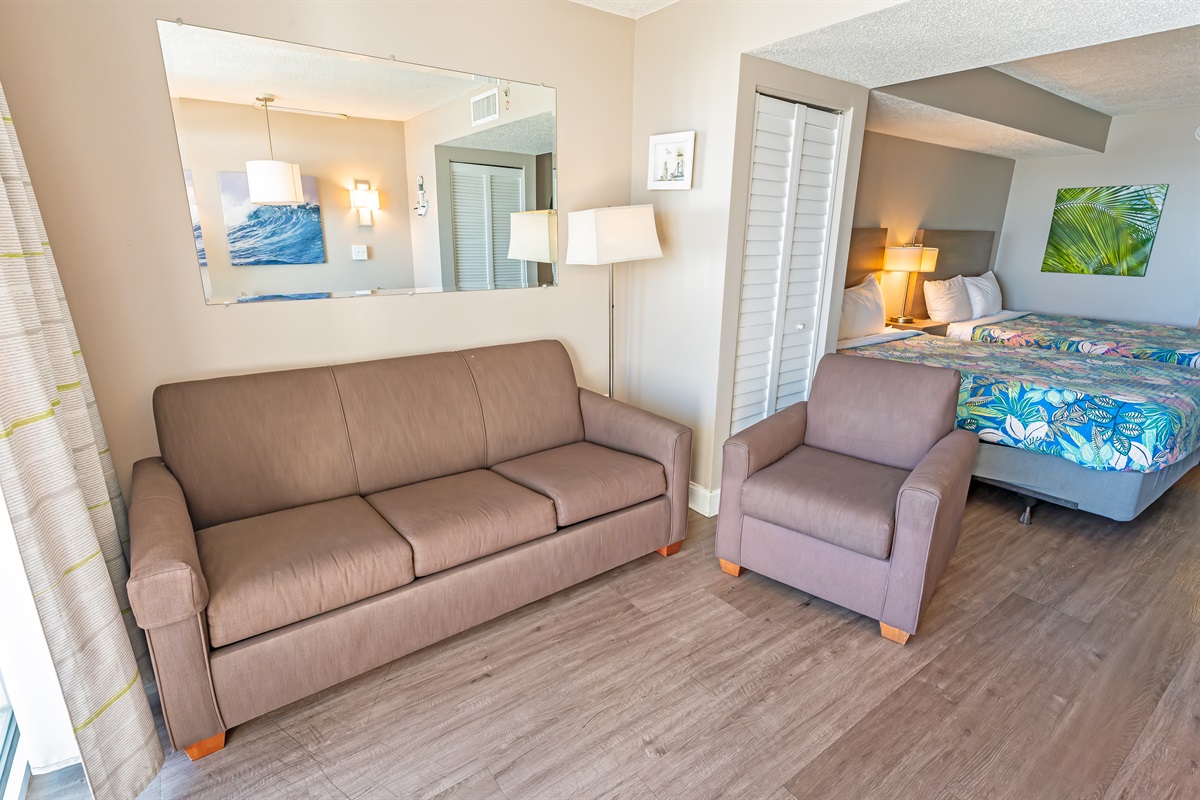 Living Room with Stunning Views🌊☀️