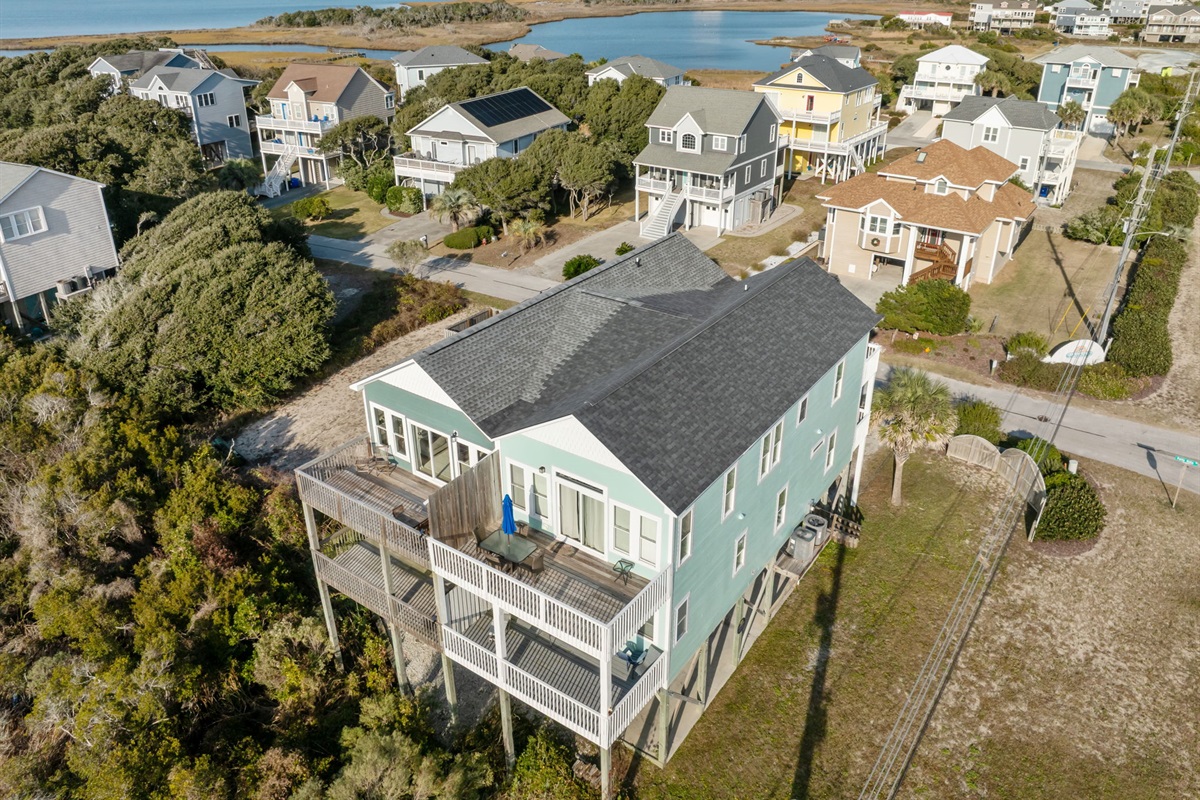 Perfectly positioned between the ocean and the sound