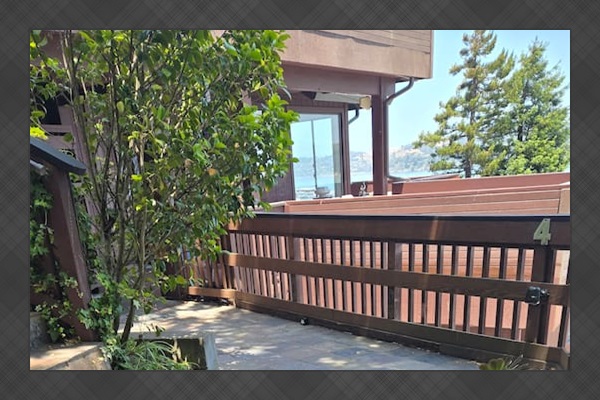 Accessible From Street (no steps)
