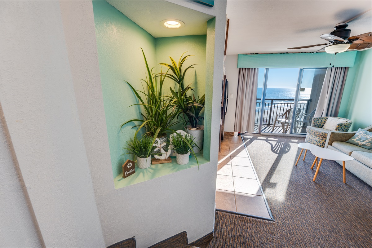Living Room with Stunning Views🌊☀️