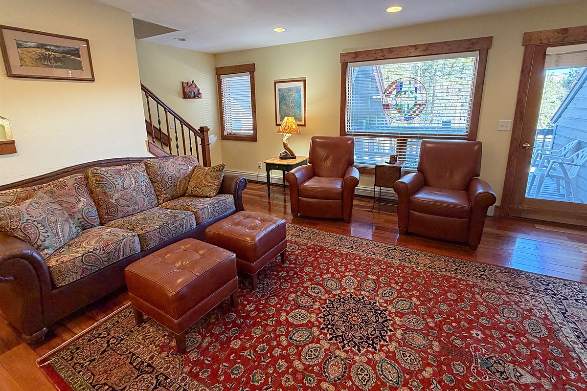 Spacious living room