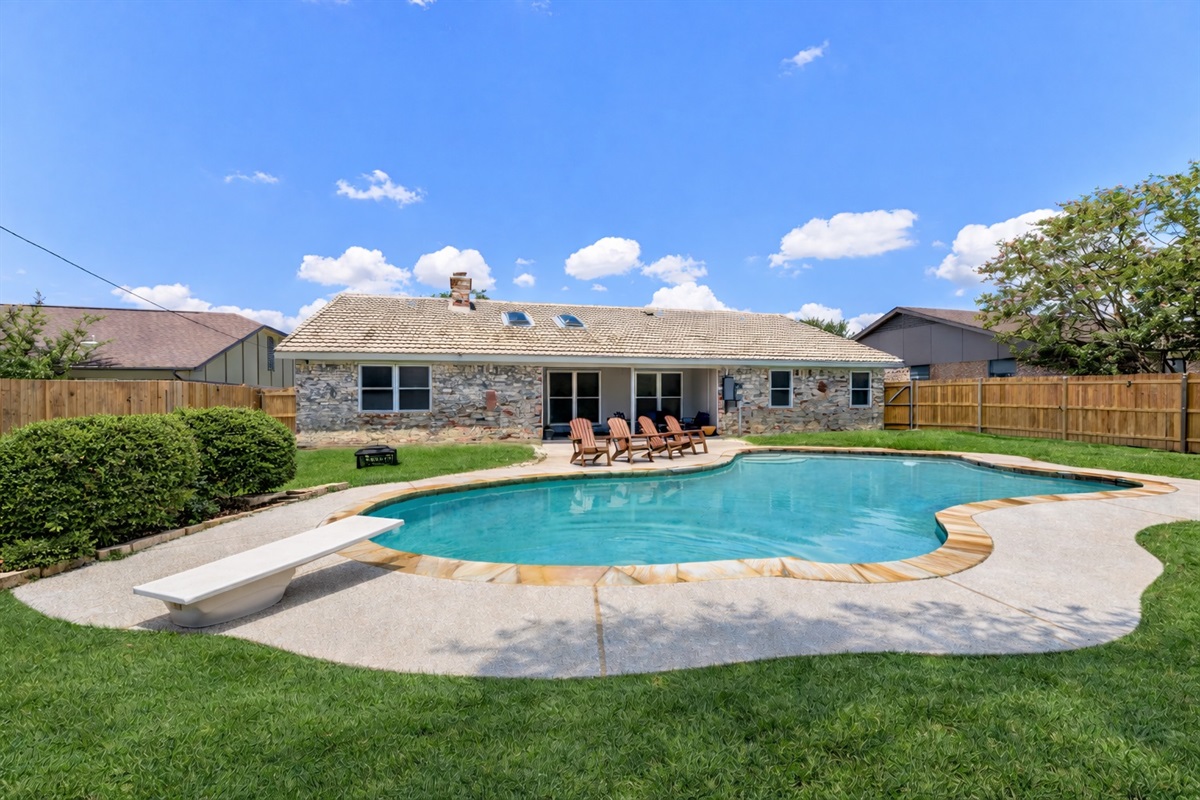 Relax by the sparkling pool – plenty of space for everyone.