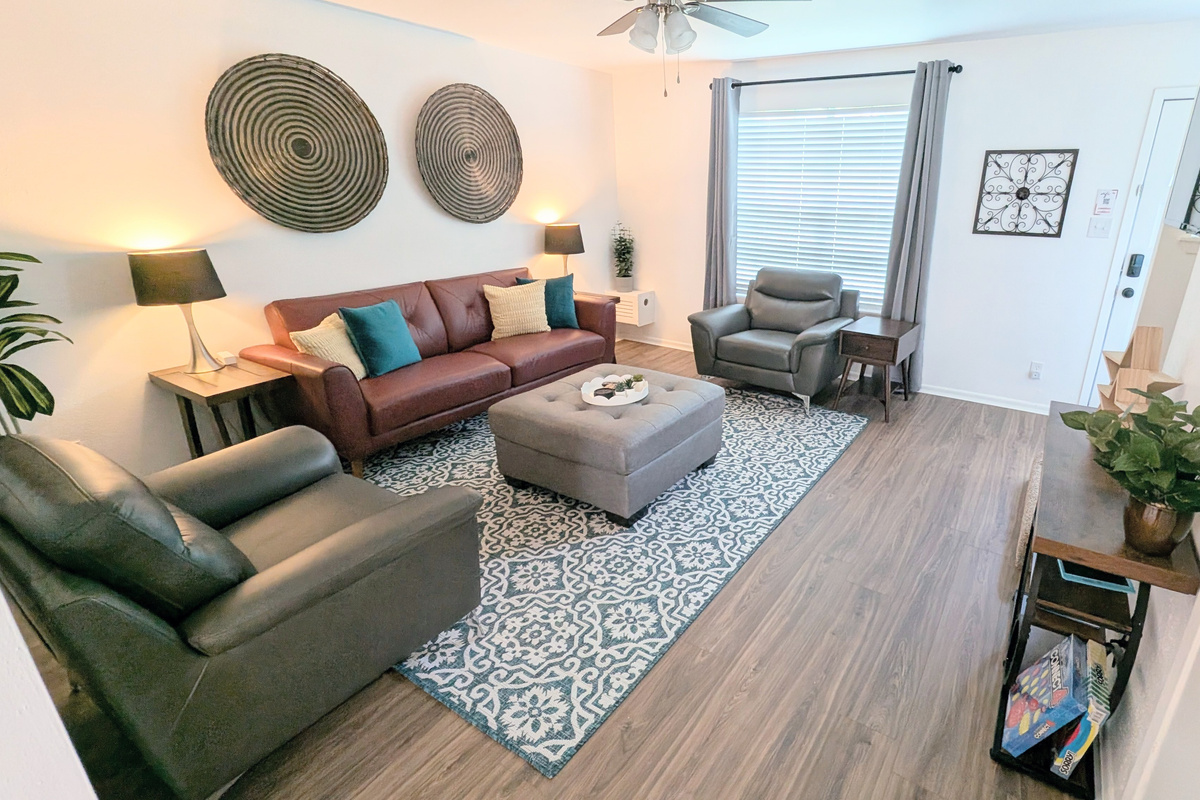 Relax and unwind with family and friends in this comfortable gathering space.