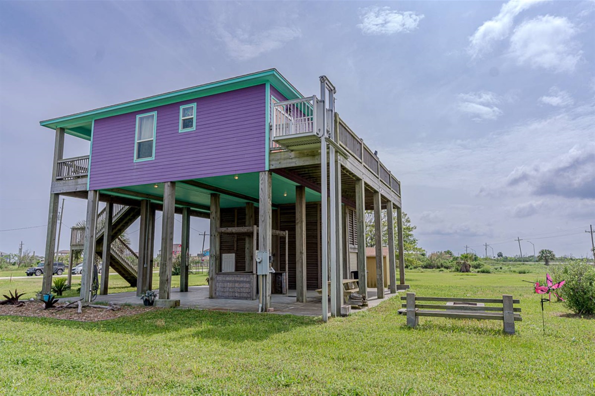 b8f5a6616f9847828722520b7ea26119 Large | Beachhouse | Texas | TX | Vacation Homes | Galveston | Crystal Beach | Kokomo | Breezy Days | Beachfront Elegance | Sunrise Serenity | Southern Sands Property Management, LLC