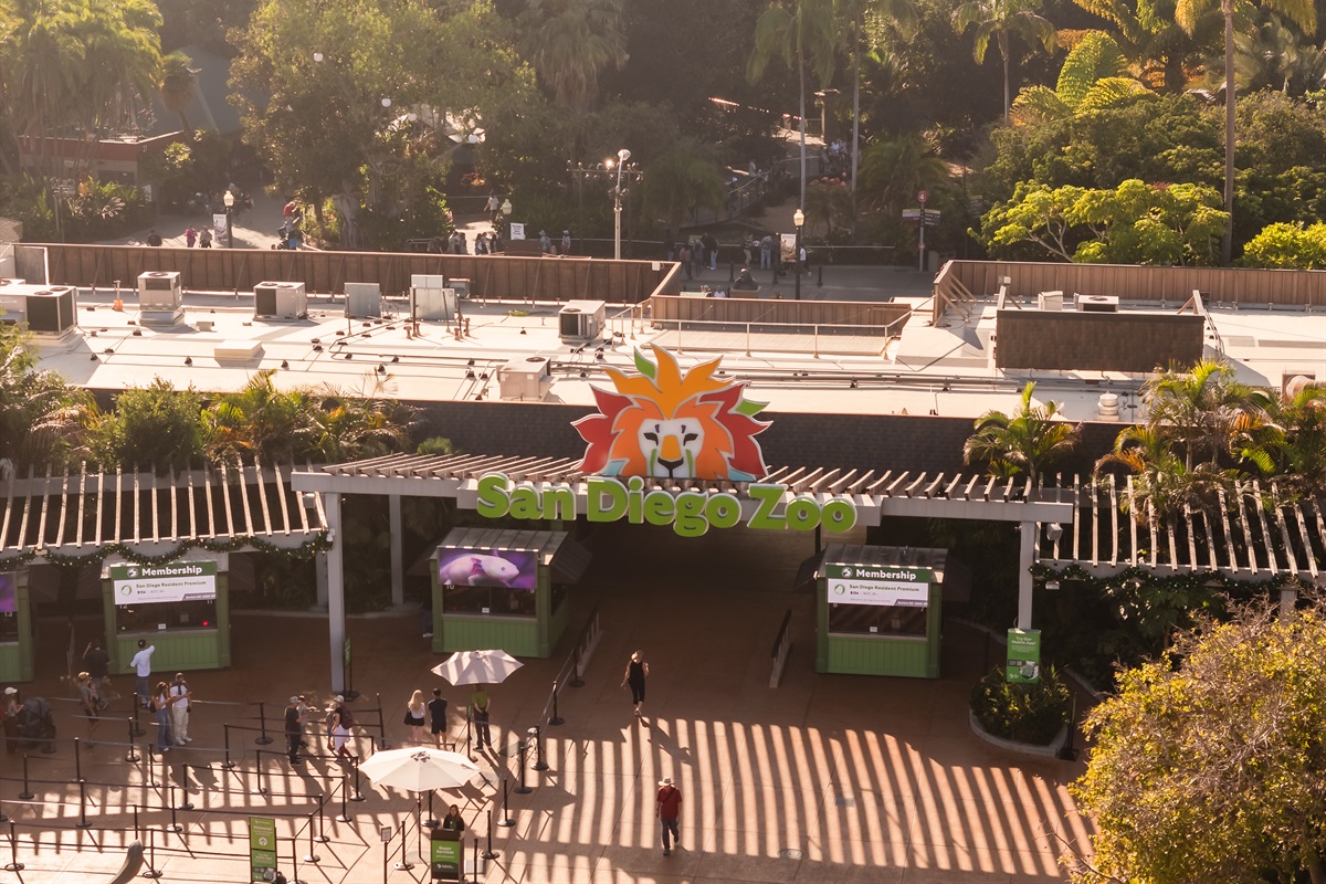 We’re less than a 5-minute drive to world-famous Balboa Park and the San Diego Zoo. Bring the whole family for a day of adventure, then come home to relax in comfort.