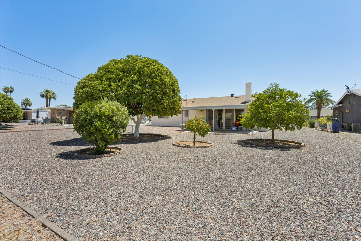 Classic Sun City Retreat | 2BR/1BA | Quiet Neighborhood — Classic Sun City Retreat | 2BR/1BA | Quiet Neighborhood, Sun City, Arizona — photo 4