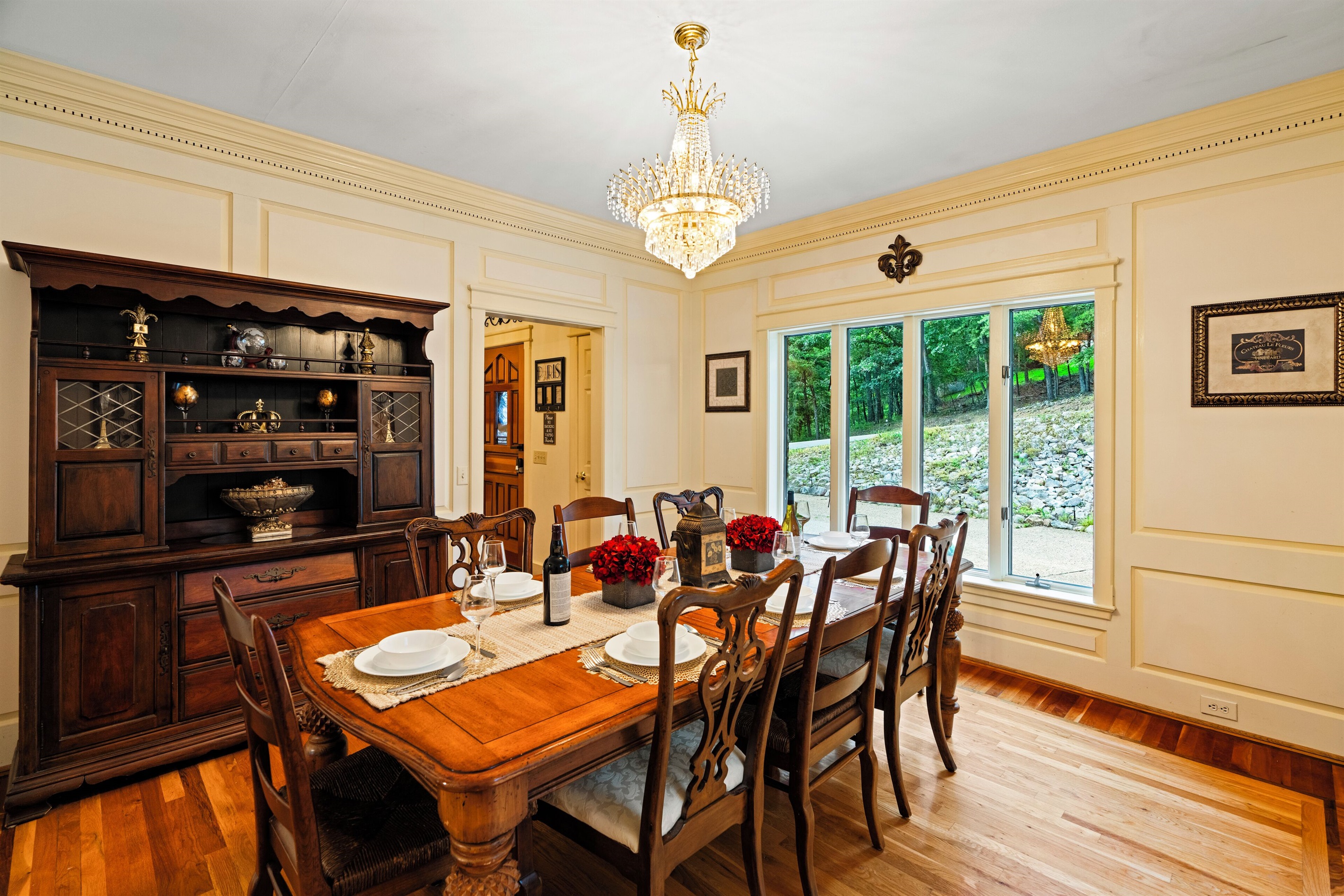 Formal dining room (next to kitchen), with room for 8
