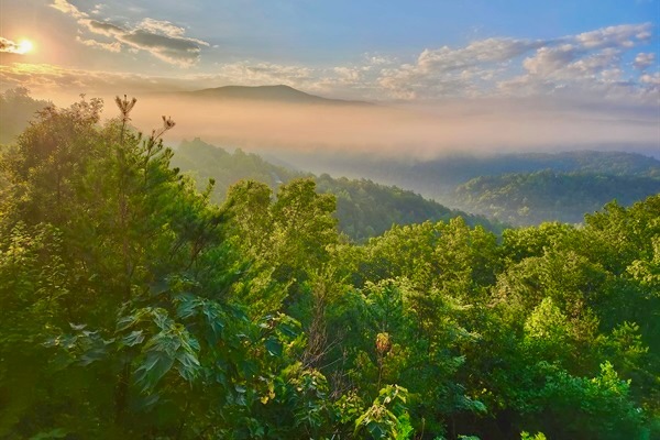 Close to Smoky Mountains National Park - Relax after a long day of hiking! View from the deck!