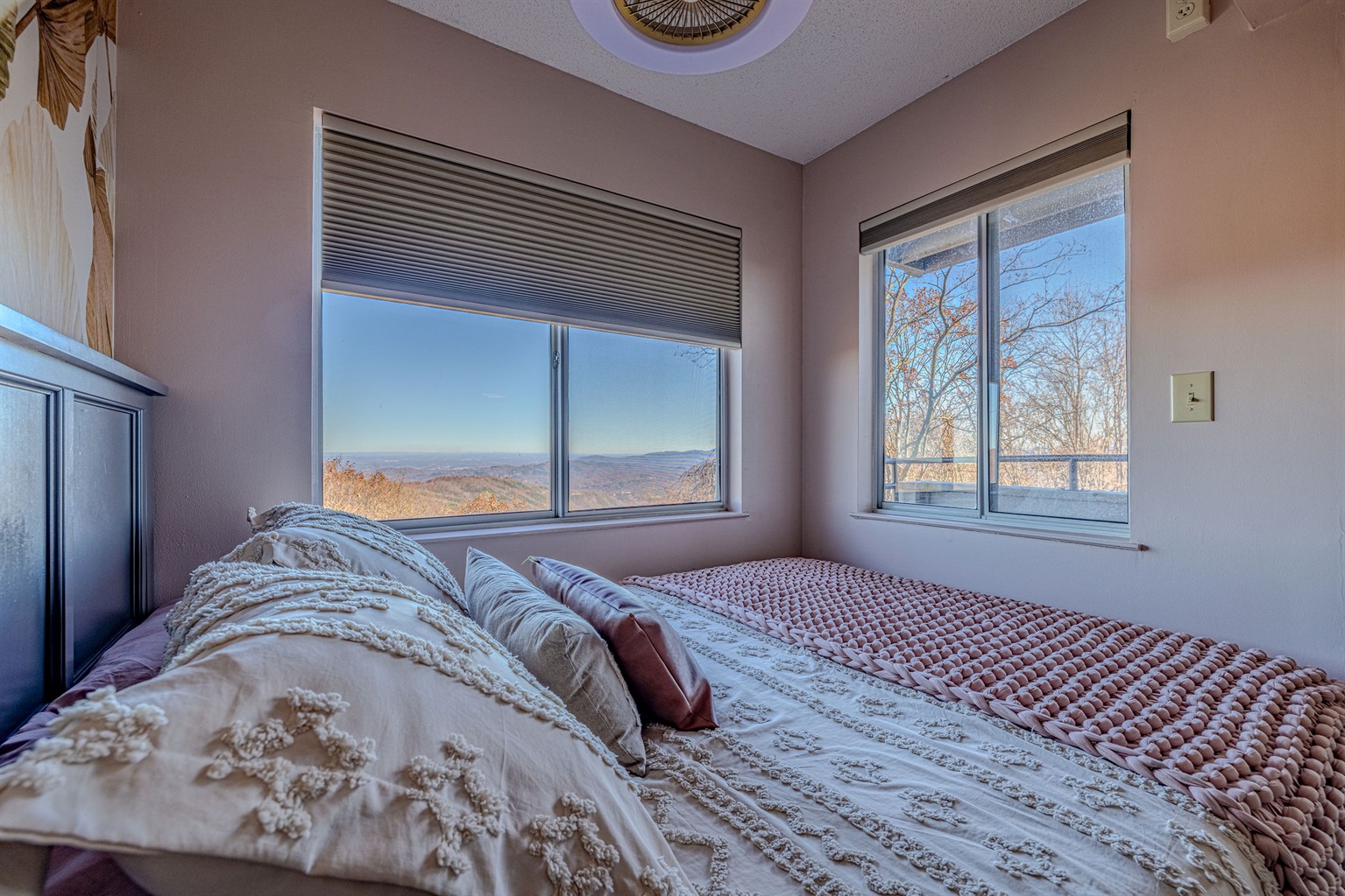 Dreamy Queen Bed Alcove