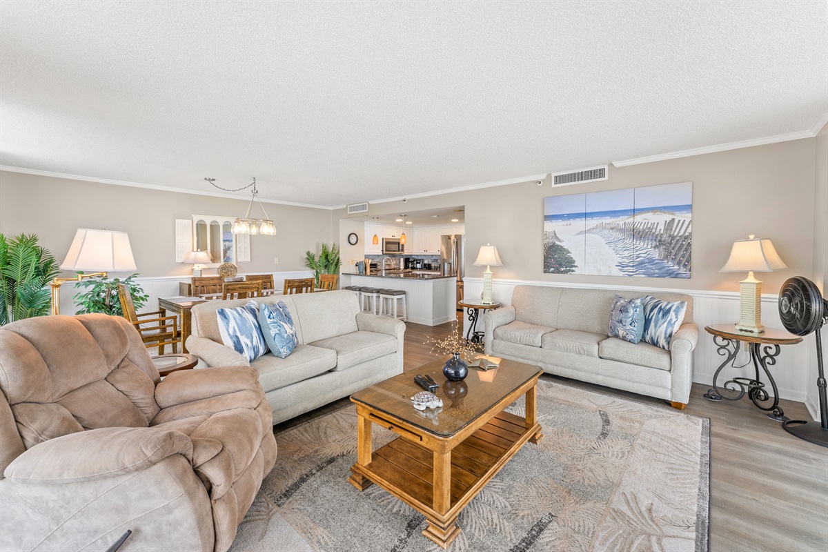 Living Room w/ comfortable seating