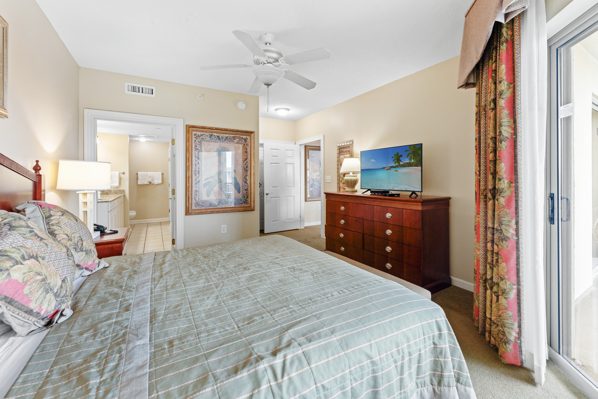 Main Bedroom with king bed, balcony access and ensuite