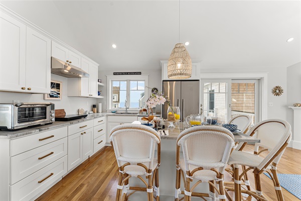 Enjoy meals in this cheerful, light-filled dining space.
