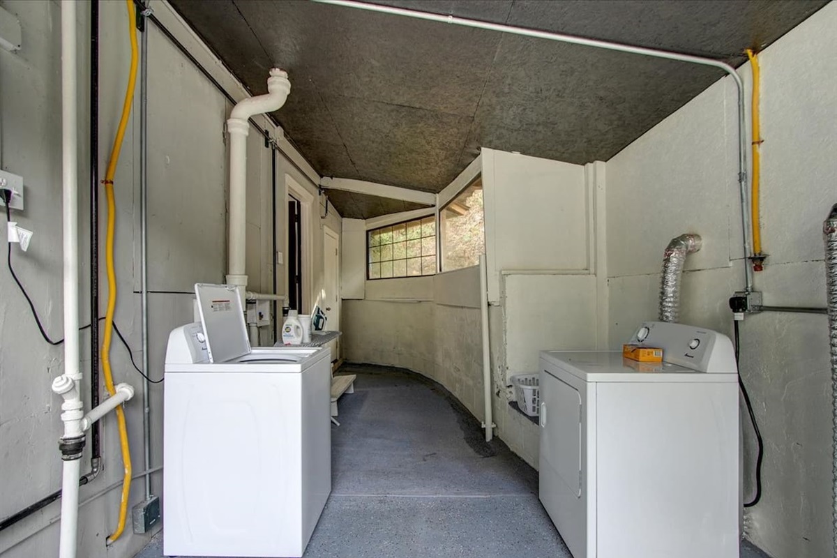 laundry area off kitchen
