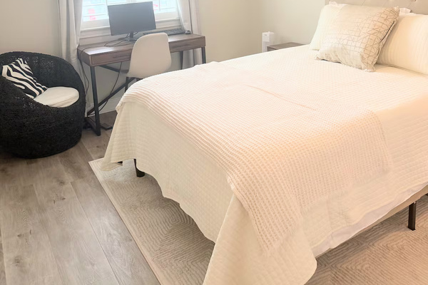 Guest Bedroom - Queen