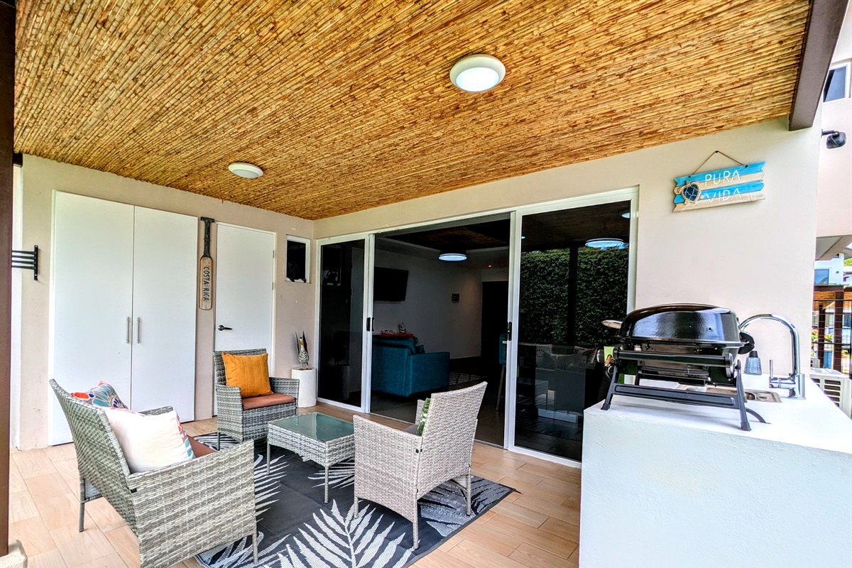 Covered patio Hangout area