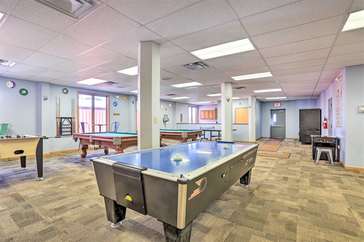 Arrowhead Lake Community amenity - game room
