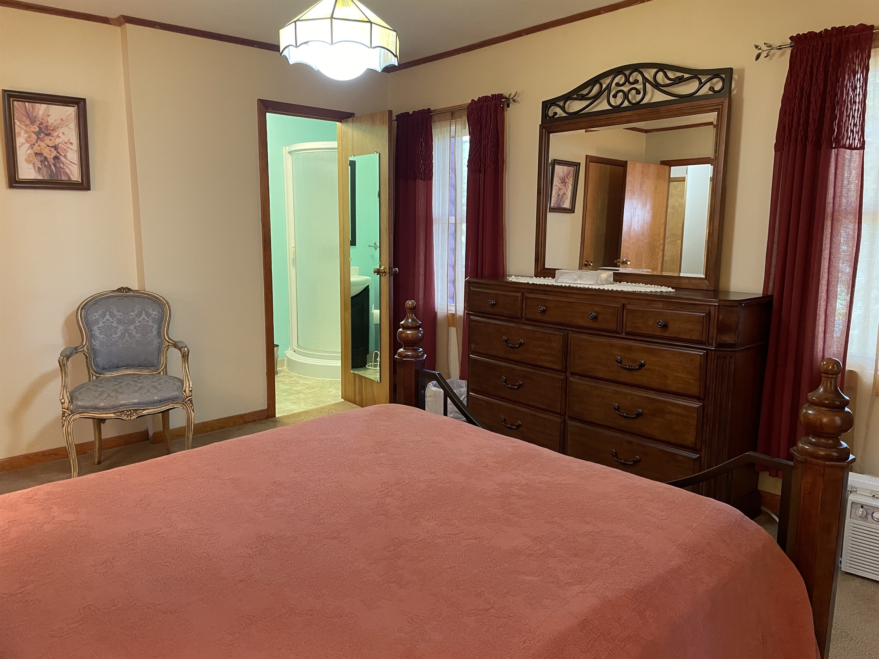 Queen bedroom #1 with ensuite bath