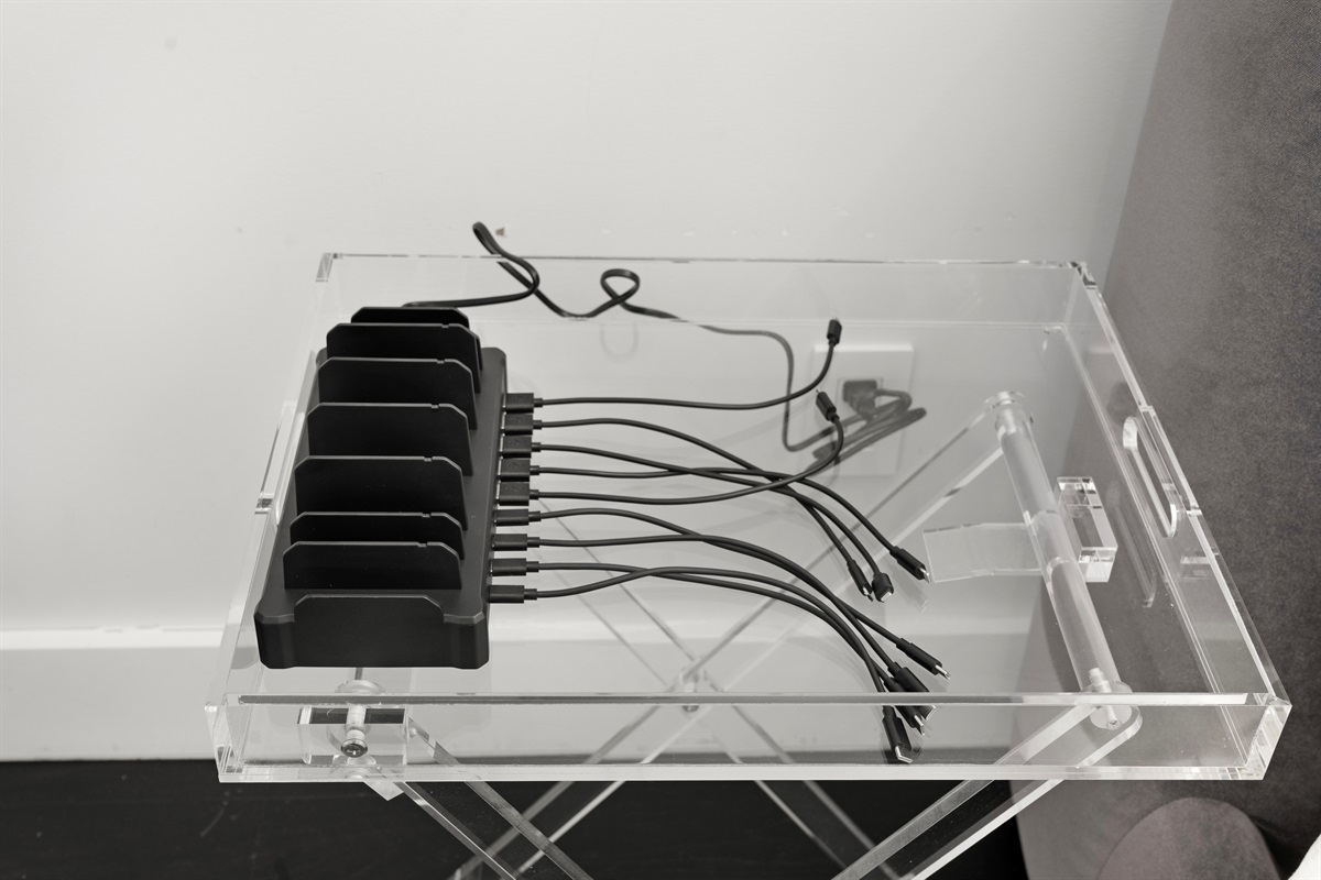 Charging Station for up to 10 devices, USB-C, USB-A, Lightning