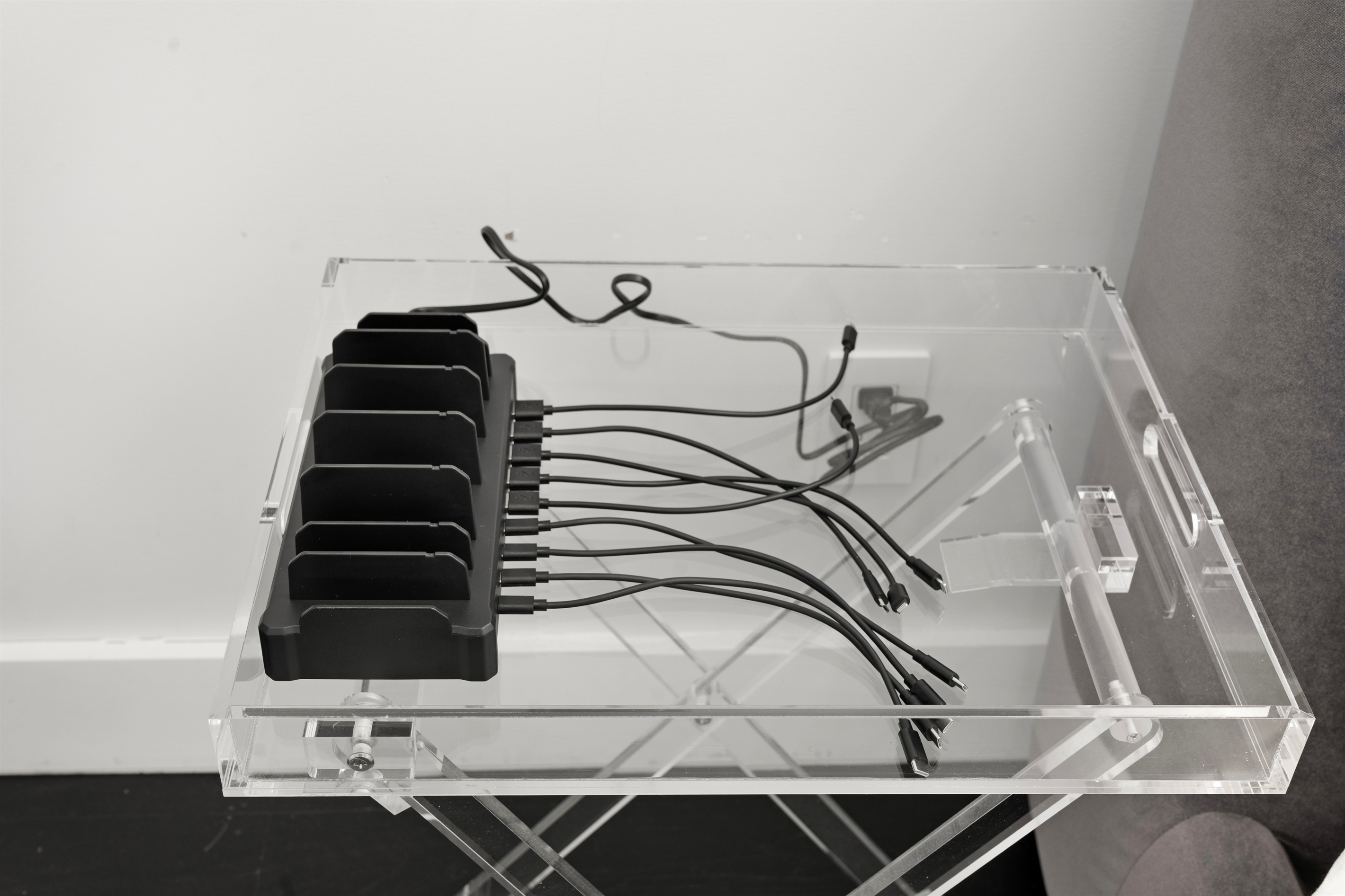 Charging Station for up to 10 devices, USB-C, USB-A, Lightning