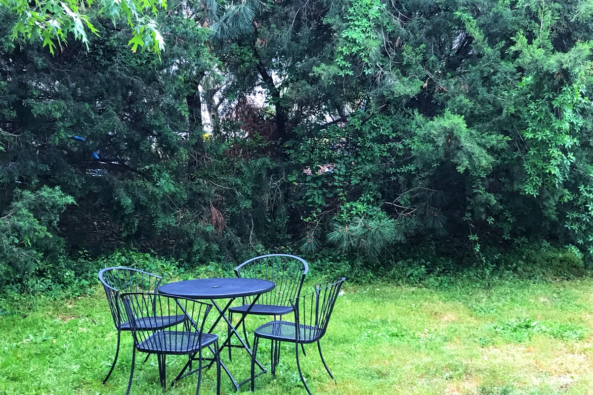 Captain's Cabin OBX — outdoor dining set