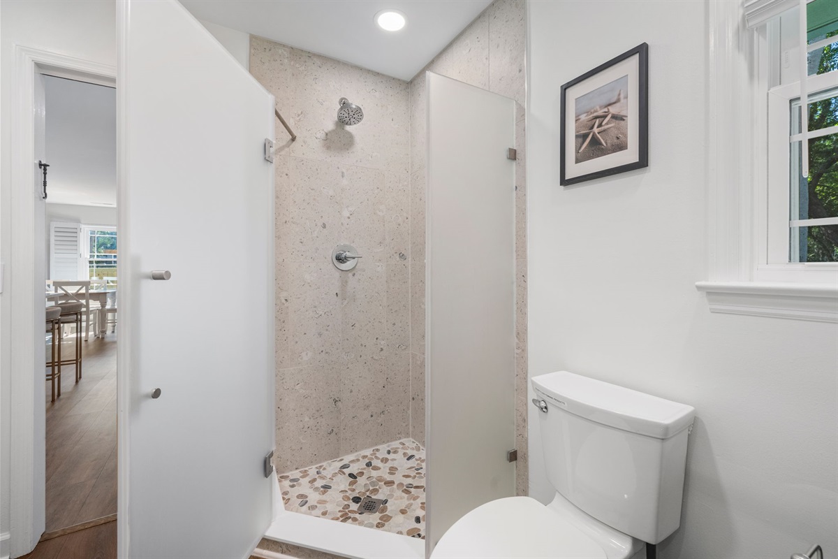 Full Bathroom 3 | IOP Escapes Beach Blessing | 3705 Hartnett Blvd, Isle of Palms, SC