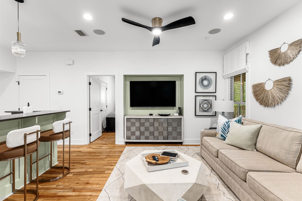 Large screen tv to enjoy movies or games