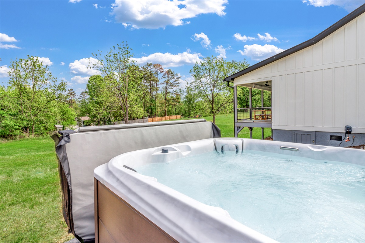 Enjoy the open skies and stars at night from the hot hot tup