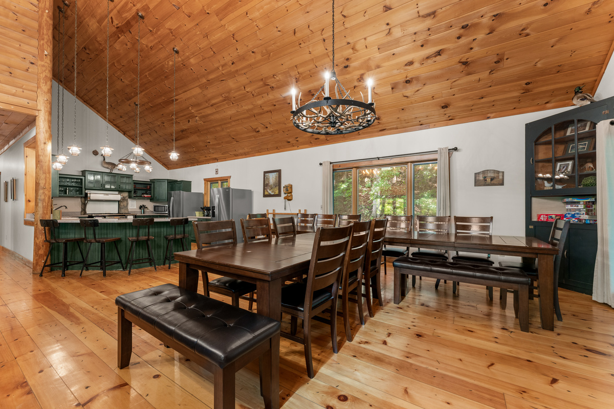 Dining room with seating for 20!