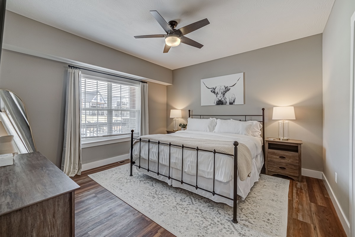 Main level King #2 with ensuite bathroom