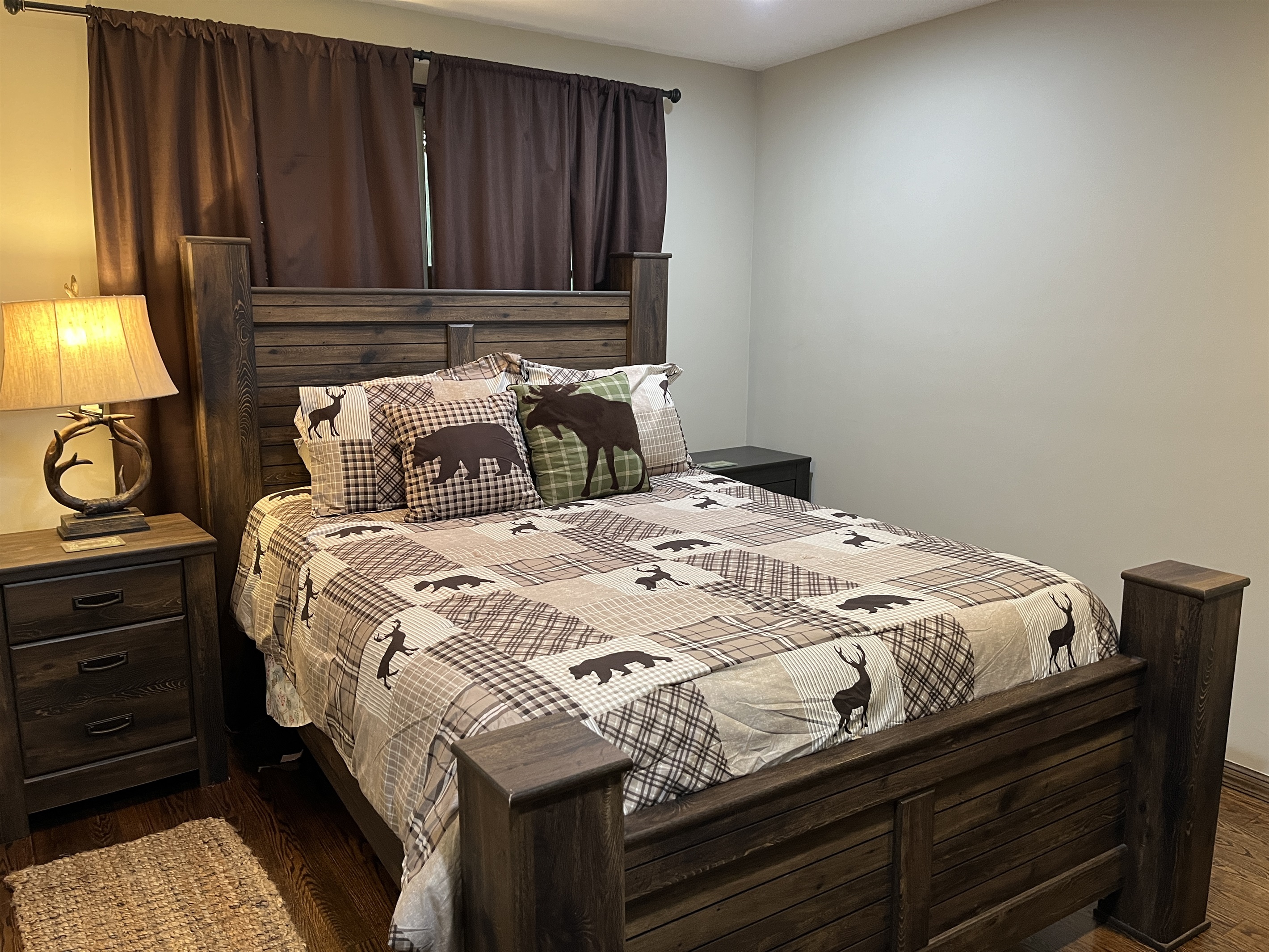 Main level Queen bedroom