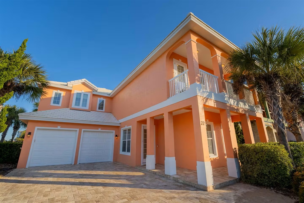 A cheerful coastal home in the heart of Cinnamon Beach 🌴
This beautifully designed beach house features multiple balconies, bright interiors, and easy access to pools, beach, and resort amenities.

