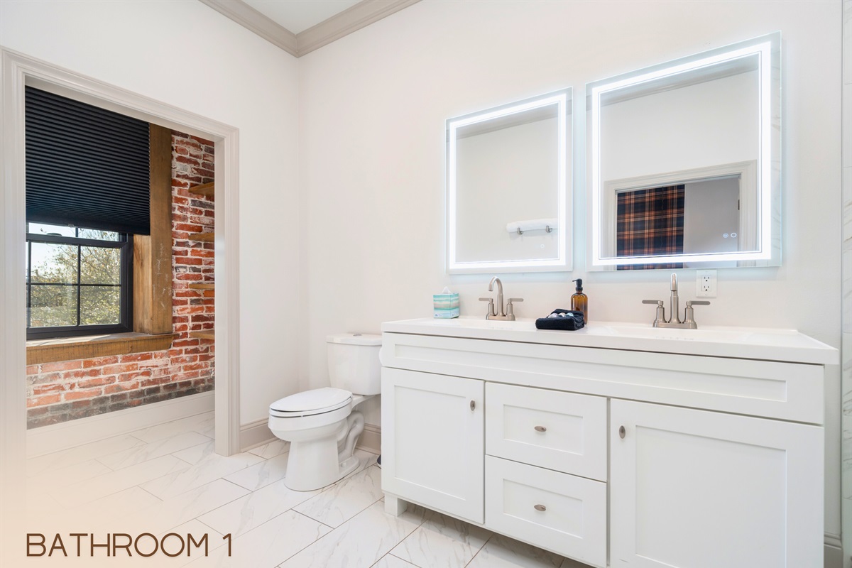 [Bathroom 3] The Ensuite Bathroom in the First Bedroom