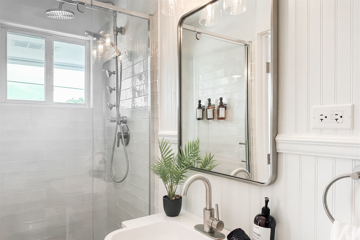 With a rainfall / spa shower feature.