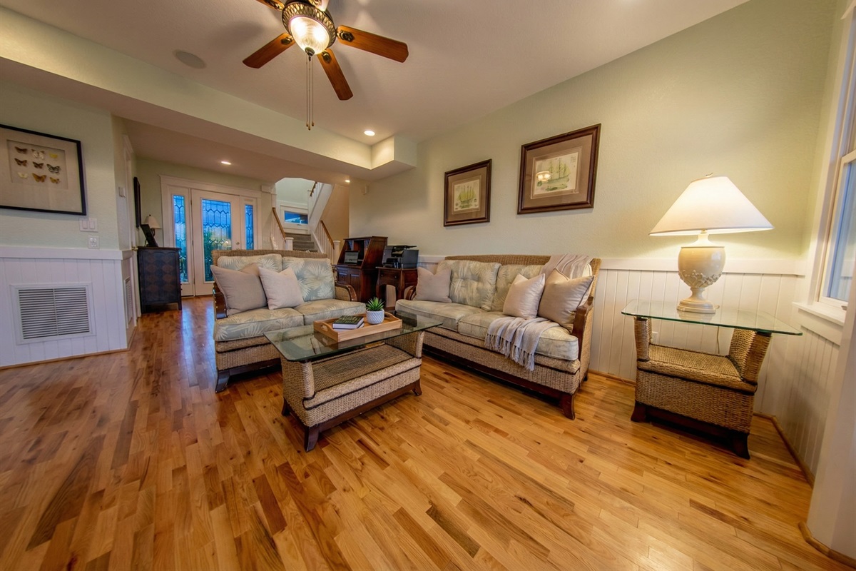 Large space living room to accommodate a large number of guests