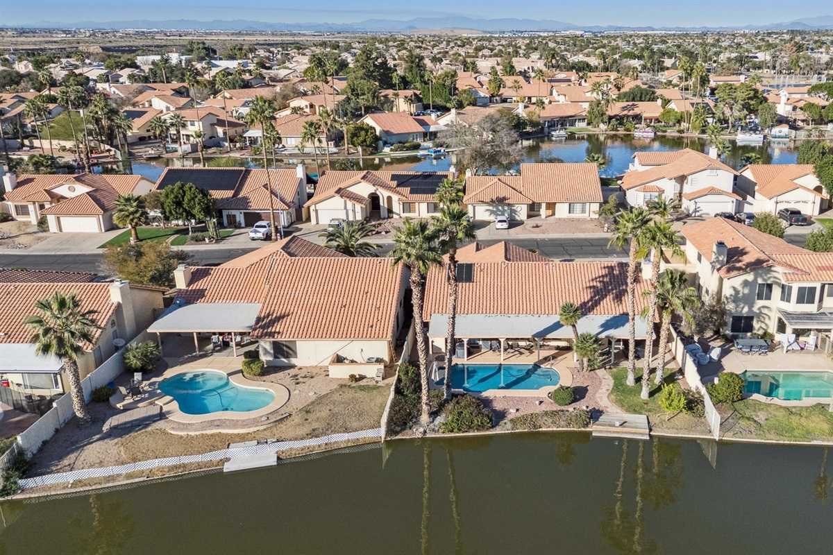 Lakefront Oasis w/ Pool & Hot Tub · Garden Lakes | 3 Bed 2 Bath — Lakefront Oasis w/ Pool & Hot Tub | 3b • 2bth, Avondale, Arizona — photo 46