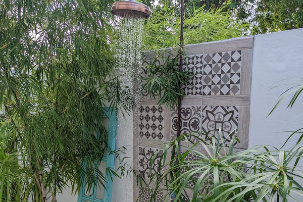 Post beach, run, or you just want to shower outside, shower. 