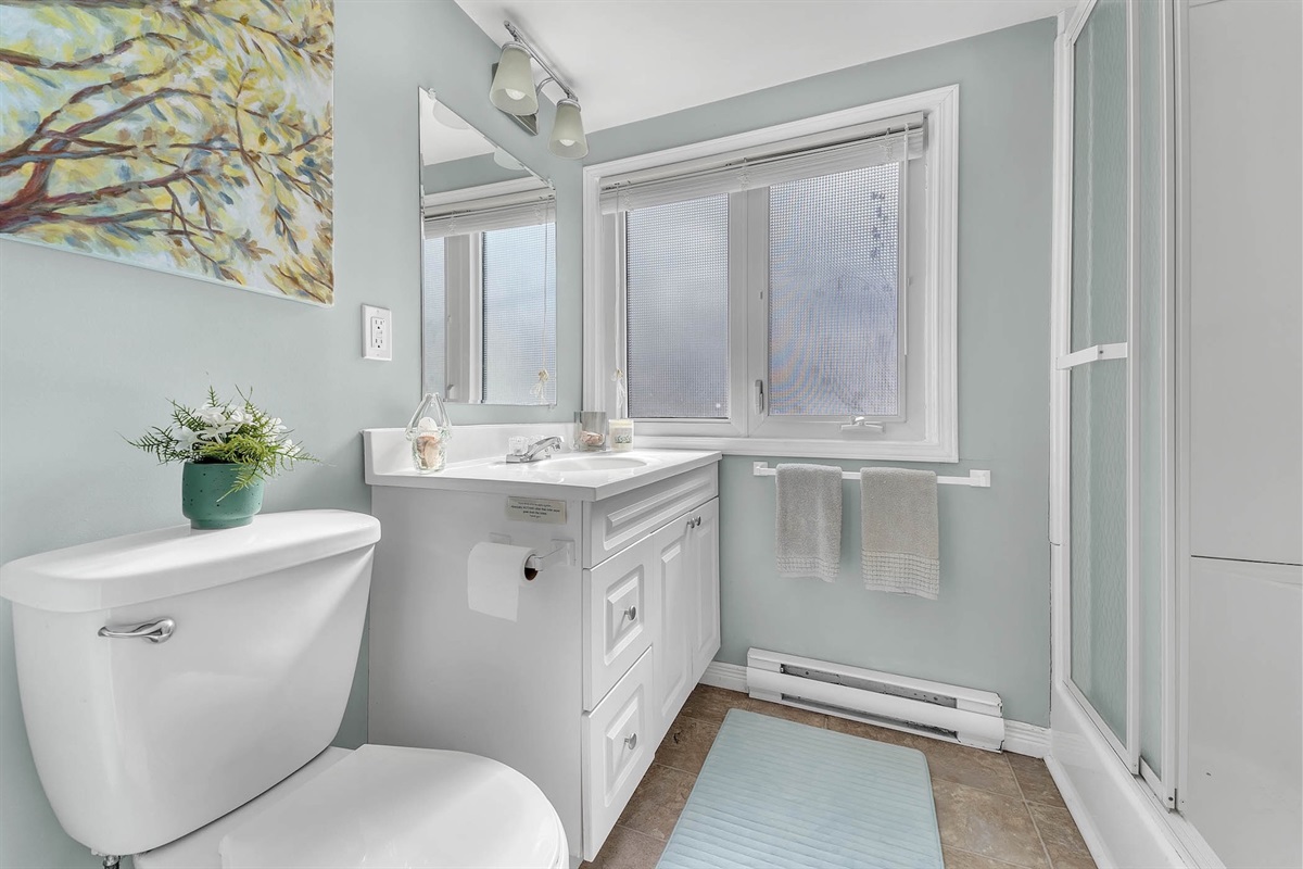 b9acd0fe66b24006b34681fc73fa8ffb Large