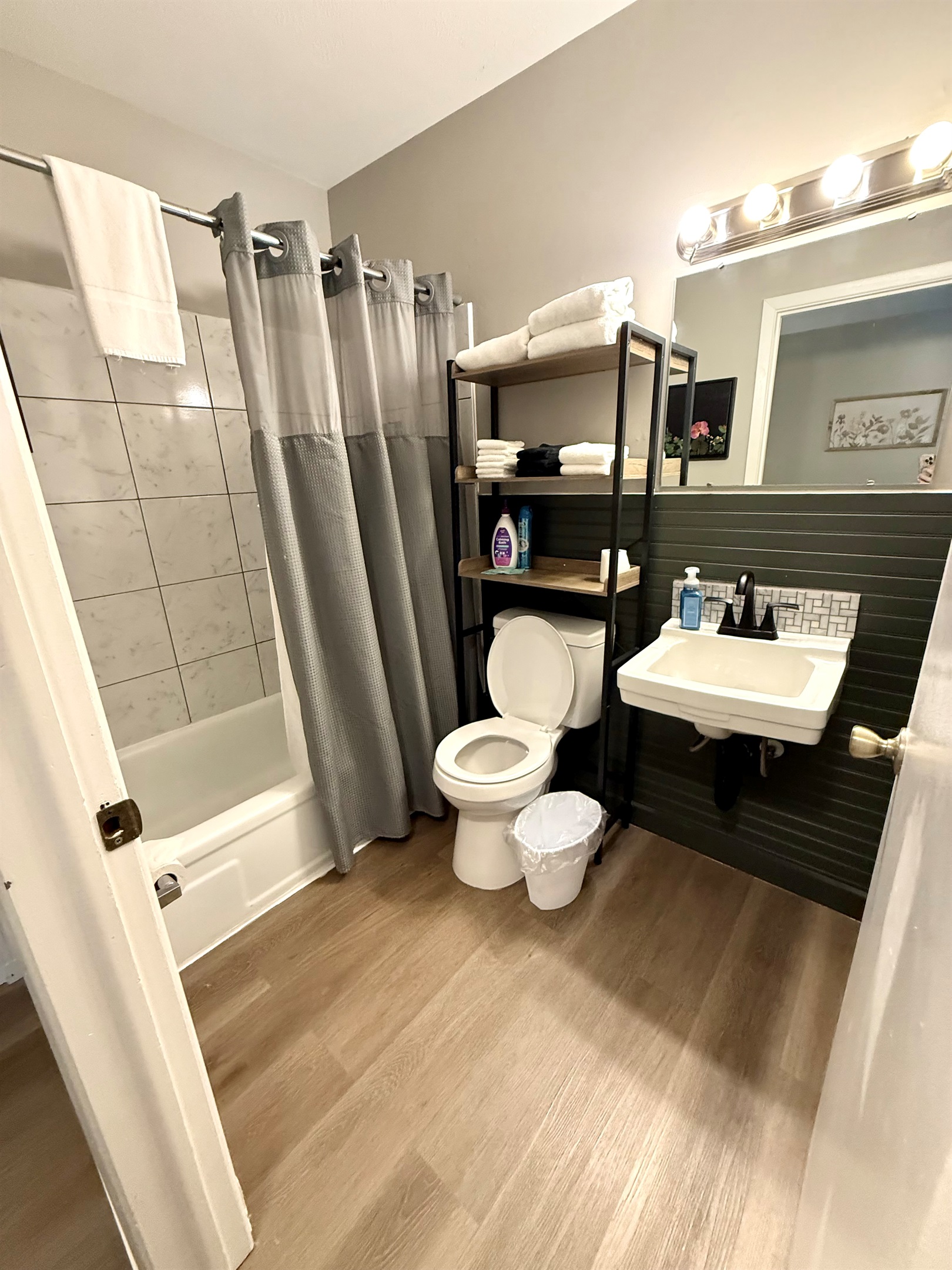 Full bathroom with tub/shower combo