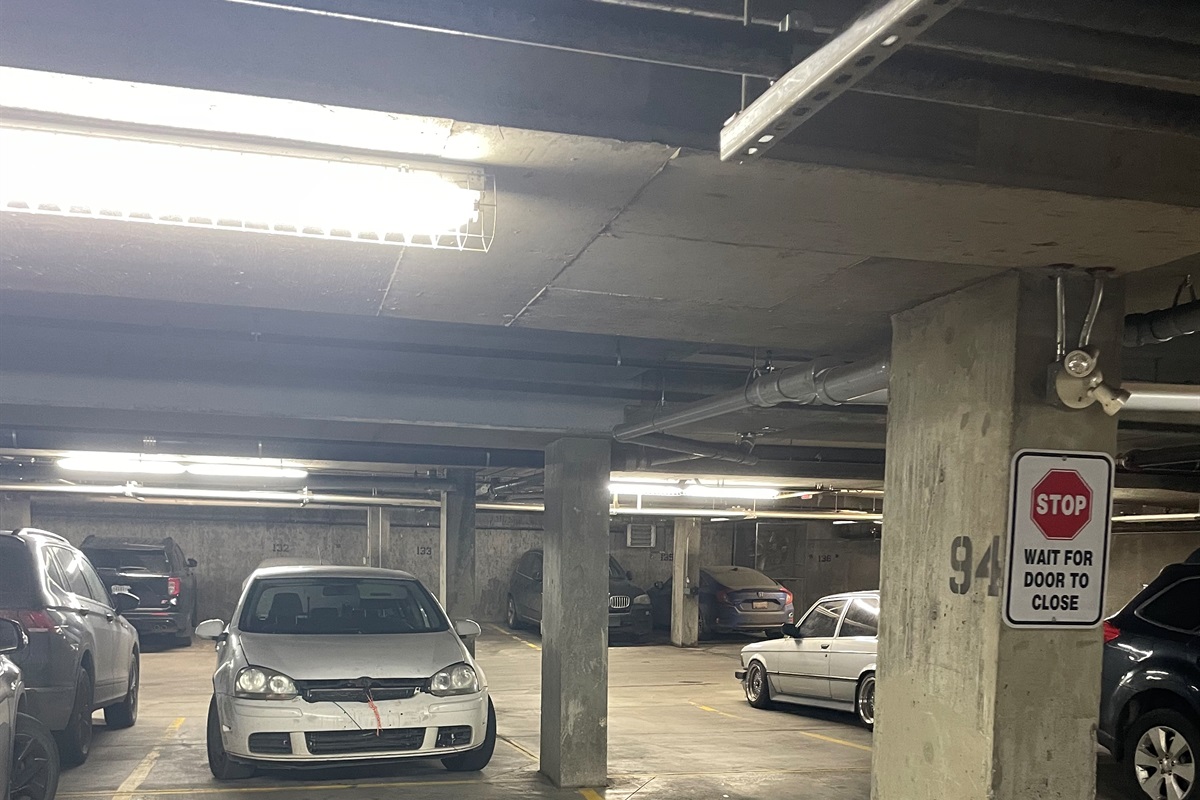 Parking stall