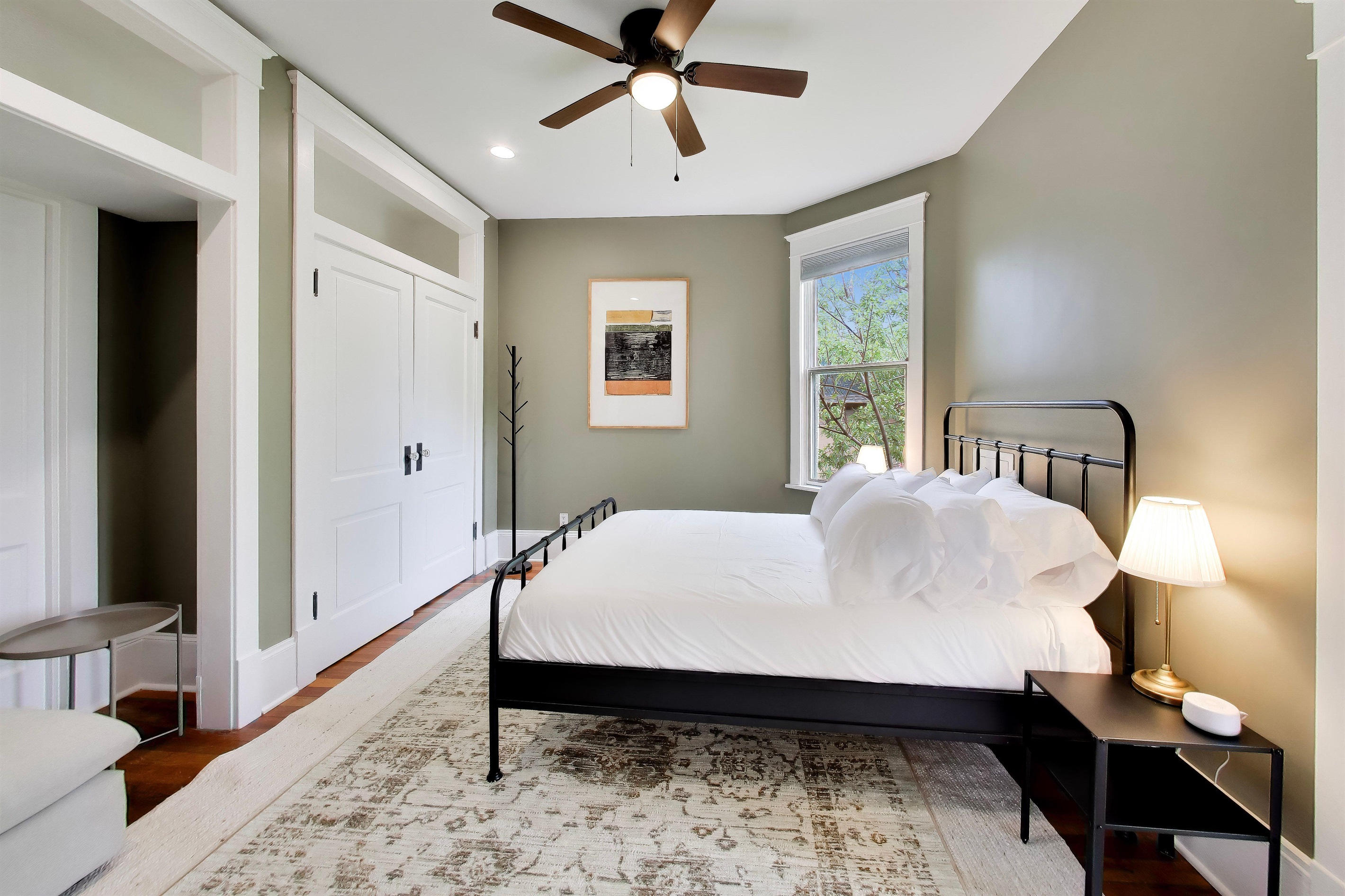 Bedroom 3: Queen Casper Mattress